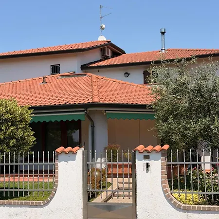 I Tre Ulivi 2 شقة Mozzate